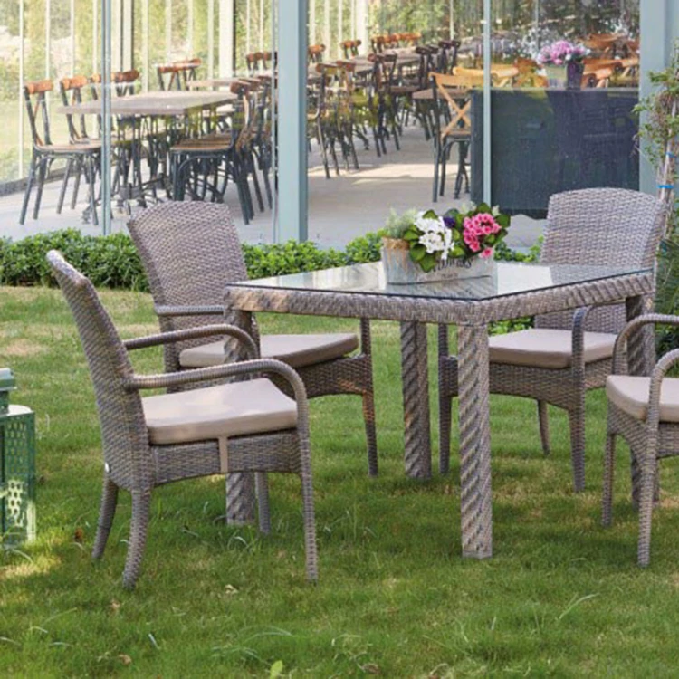Kasilya-Porto Rattan Garden Table Set