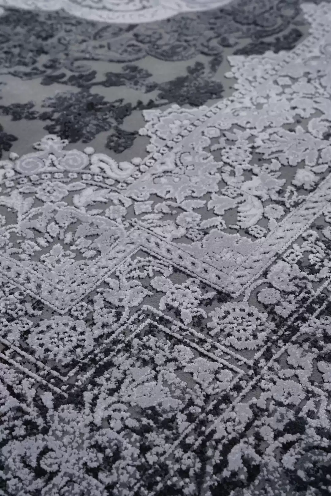 Royal Nero NO01B Viscose Acrylic Living Room Carpet - Image 2